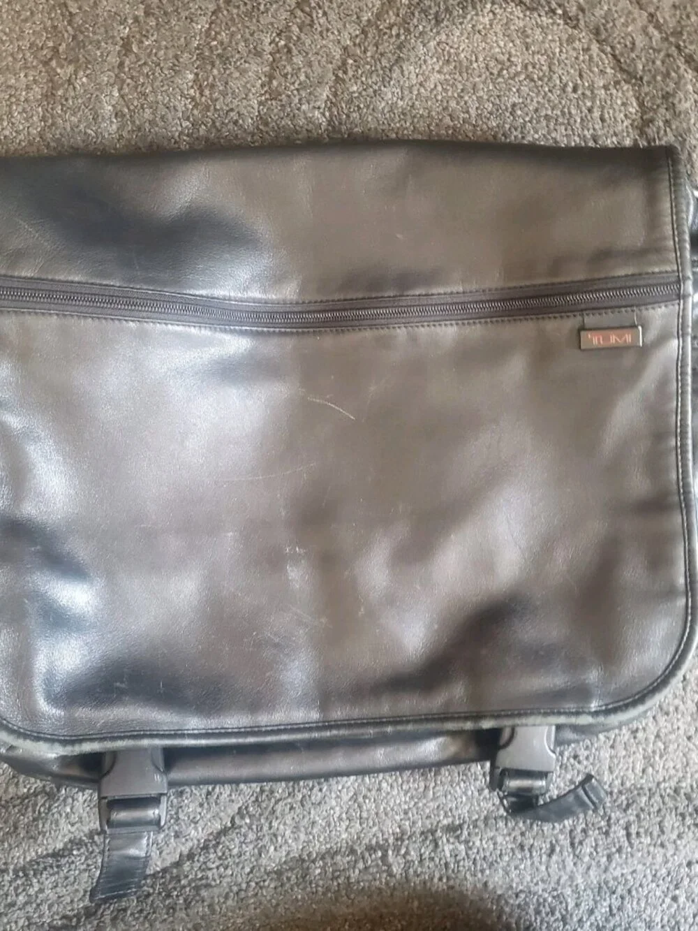 Tumi Men's Black Medium Messenger Bag Zip Closure Cross-Body Strap Business
